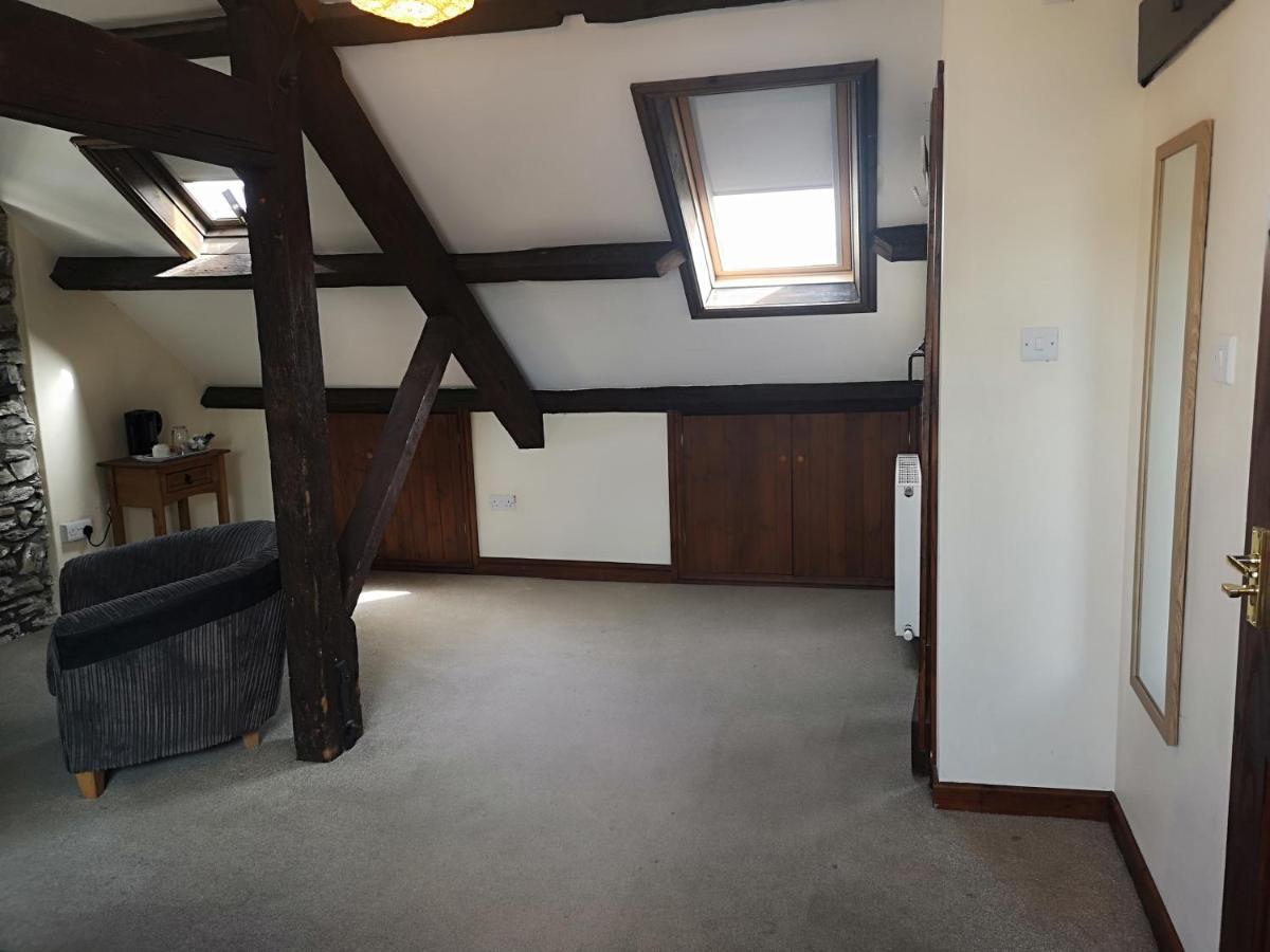 Red Lion Hotel Ystrad Meurig エクステリア 写真
